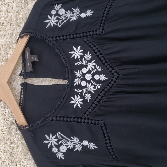 Lane Bryant Women US 26 Black White Top Long Sleeve Viscose Embroidered Eyelet - Picture 3 of 7